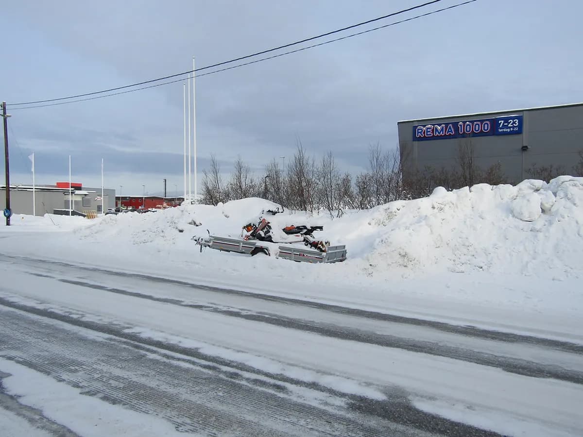 Snowmobiling in Tromso: 9 Things to Know for Your Arctic Safari